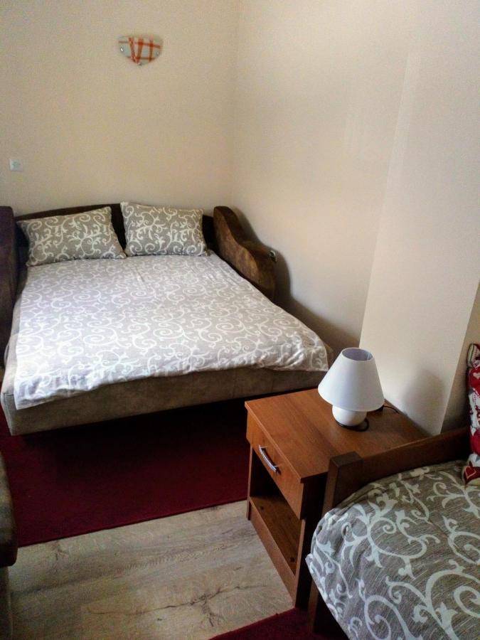 Guest House Green View Πίροτ Εξωτερικό φωτογραφία