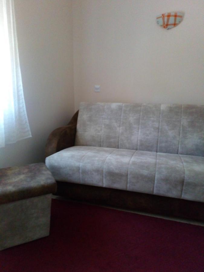 Guest House Green View Πίροτ Εξωτερικό φωτογραφία