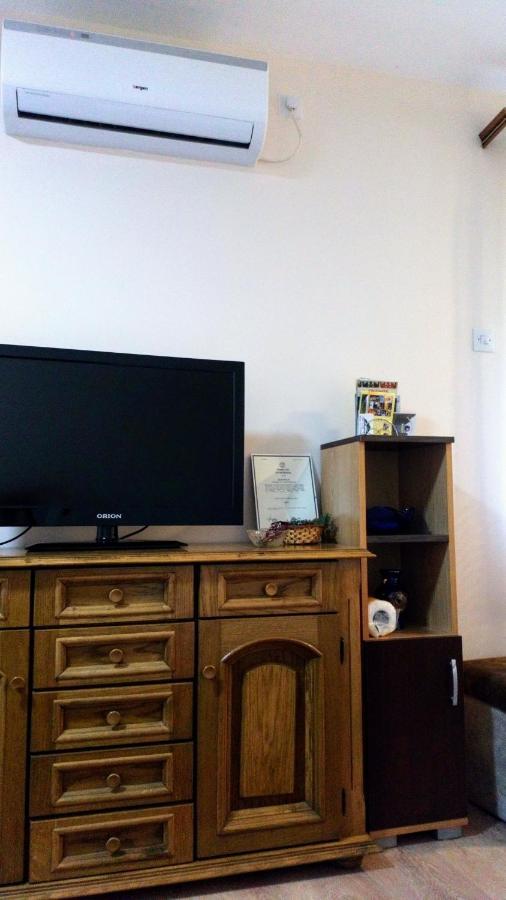 Guest House Green View Πίροτ Εξωτερικό φωτογραφία